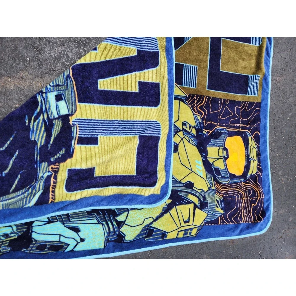 Halo UNSC Master Chief‎ Micro Plush Fleece Throw Blanket Wall Hanging Video Game